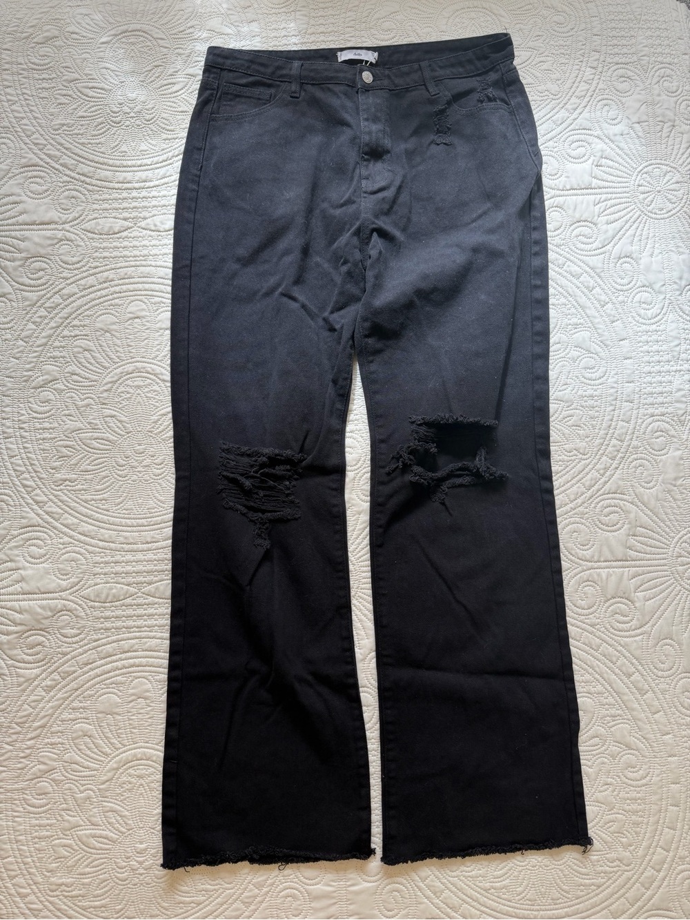 Adika Women’s Black Distressed Straight-Leg Jeans